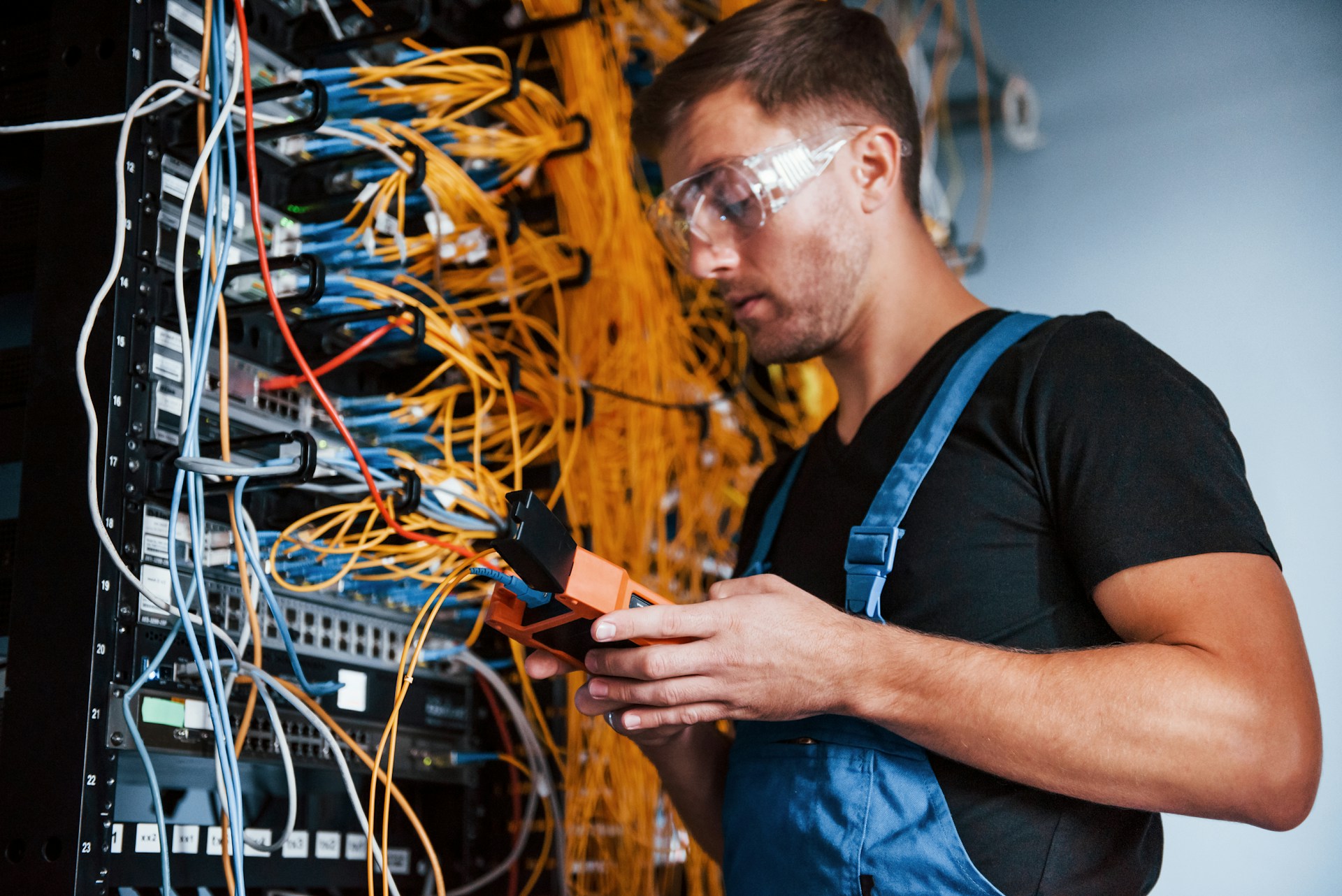 Avoid Network Cabling Errors: Toronto Offices - Safetouch Solutions