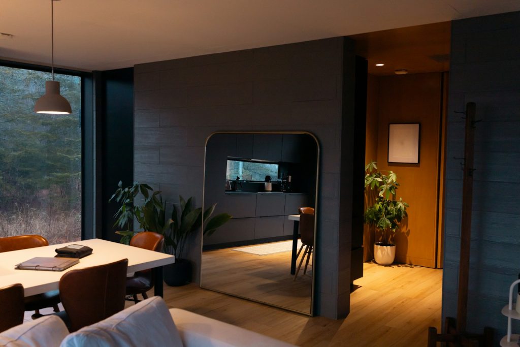 Lighting Choices That Transform Toronto Homes Into Smart Spaces