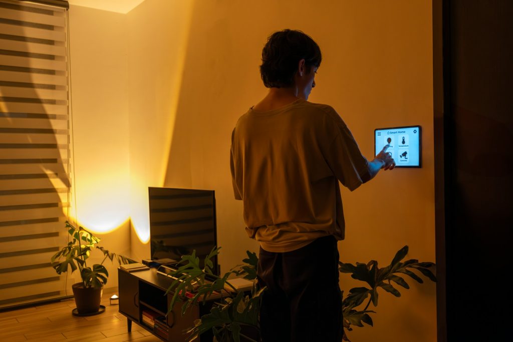 Inside Smart Lighting Control for Toronto Commercial Spaces